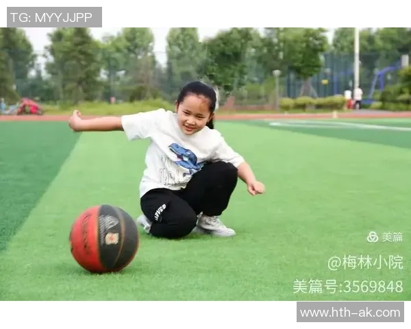 女生在足球与篮球场上的精彩表现与成长之路